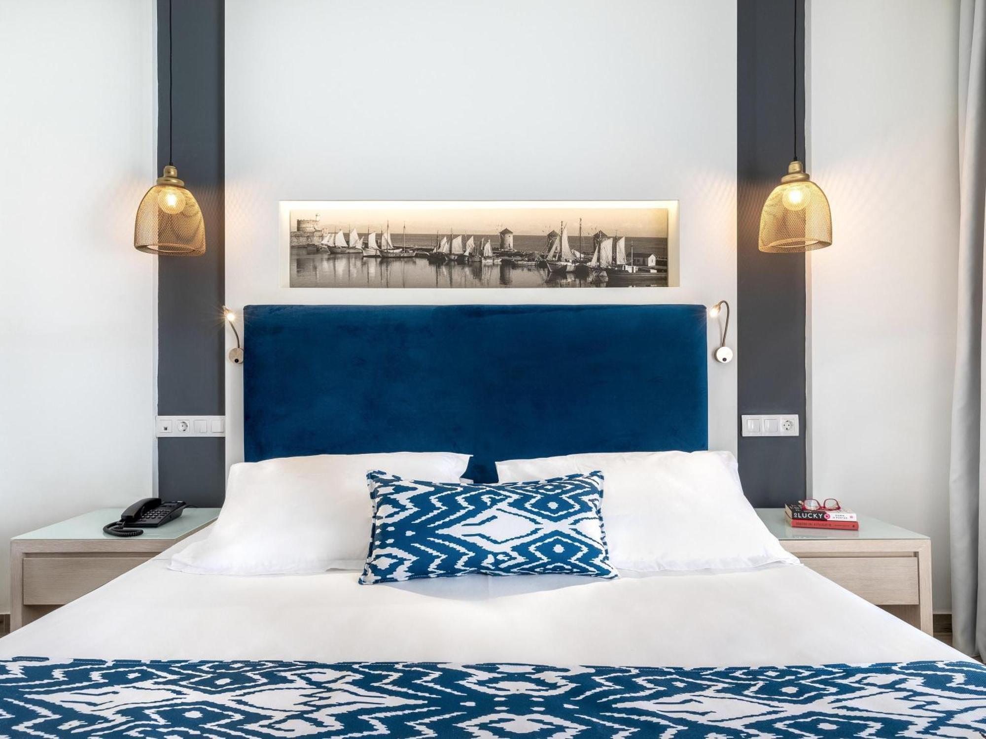 Classic Room Kingsize bed Balcony
