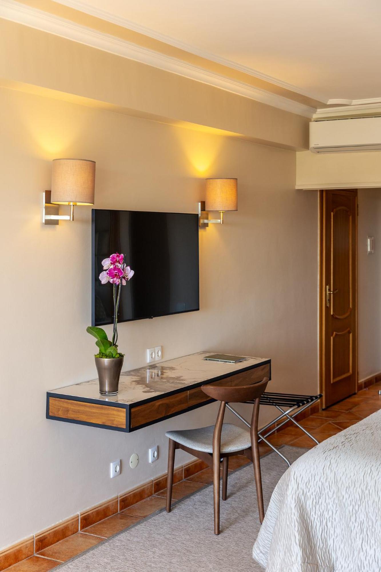 Standard Family Room
