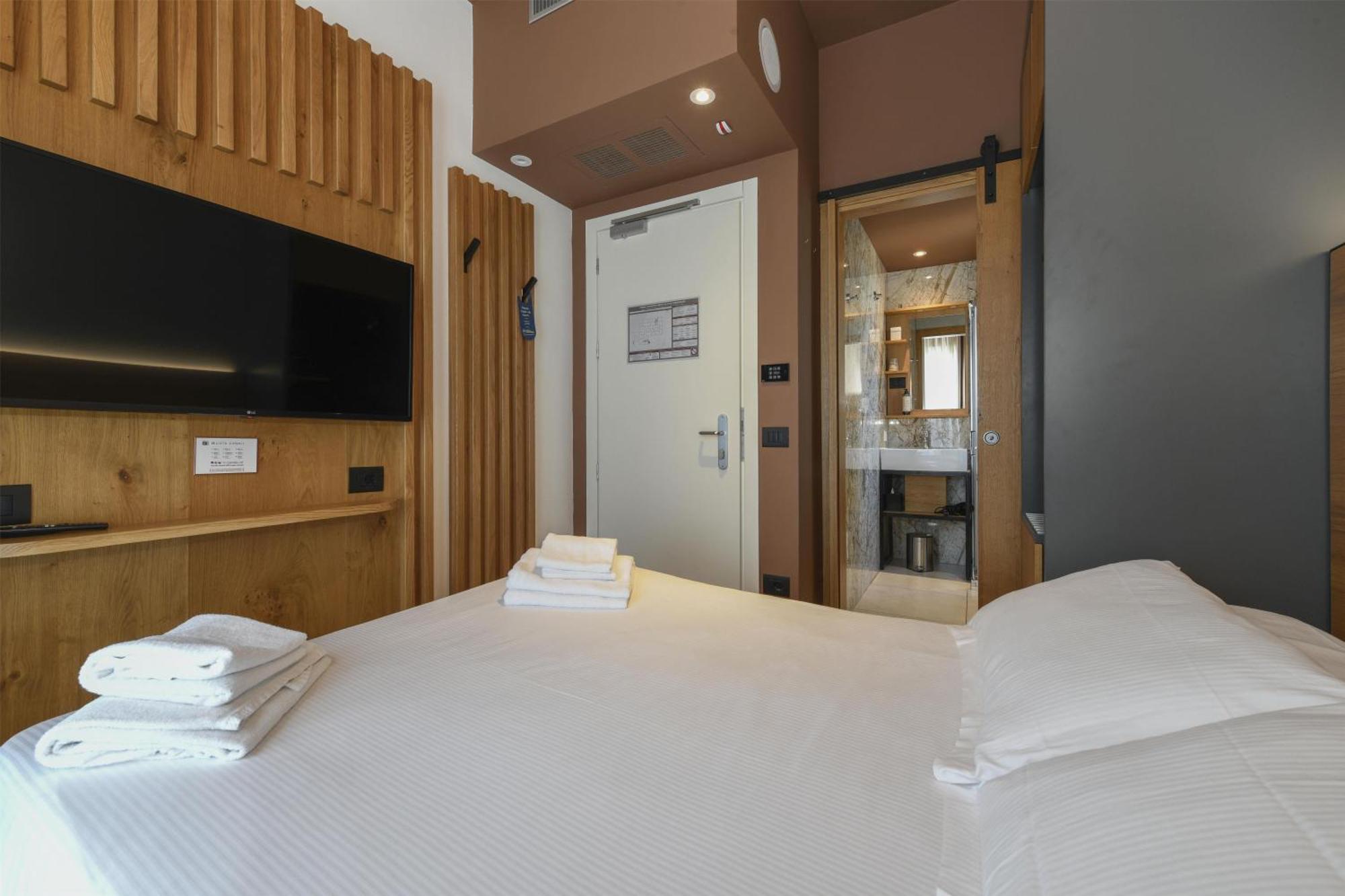 Small Double Room Non-Smoking