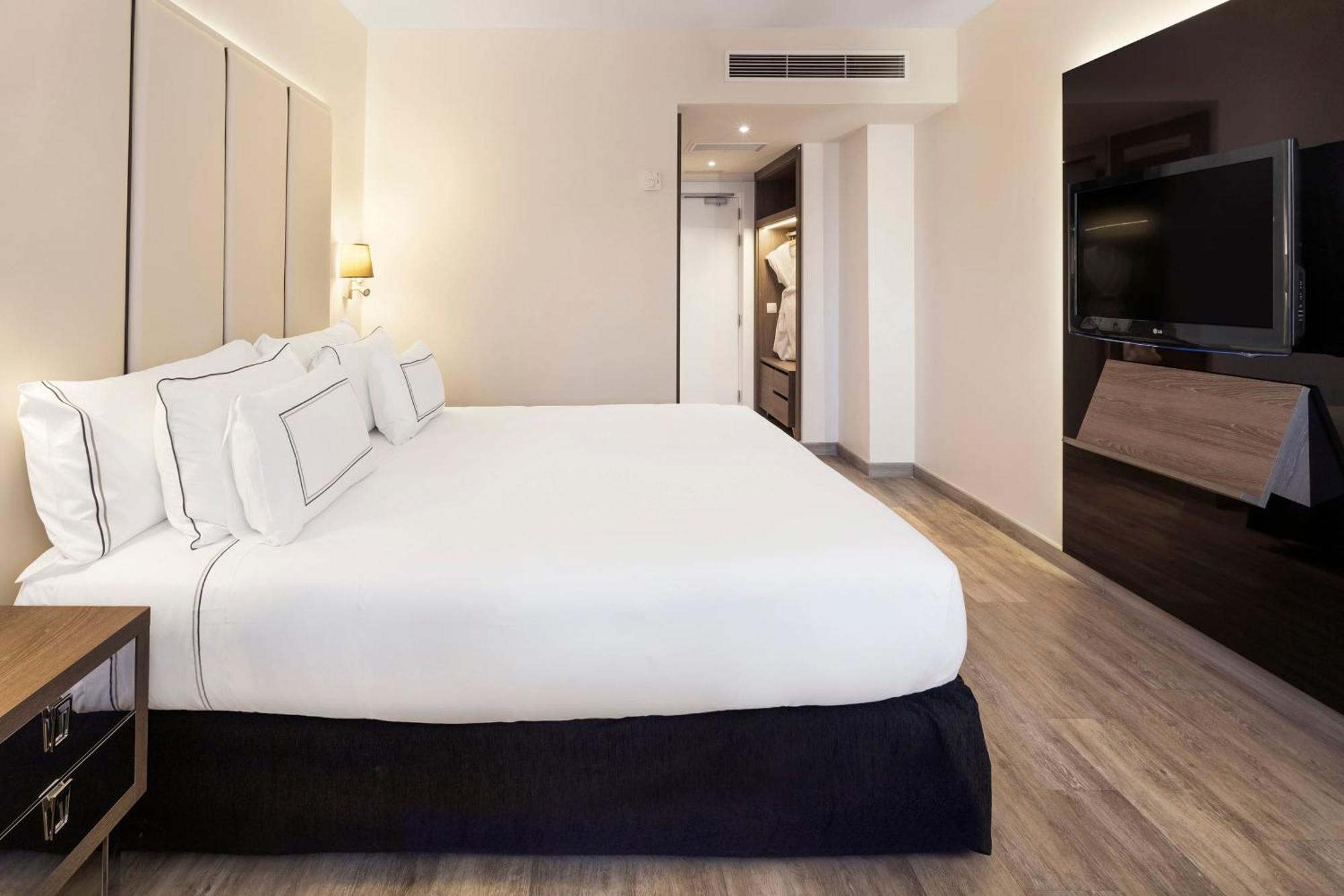 Supreme Room