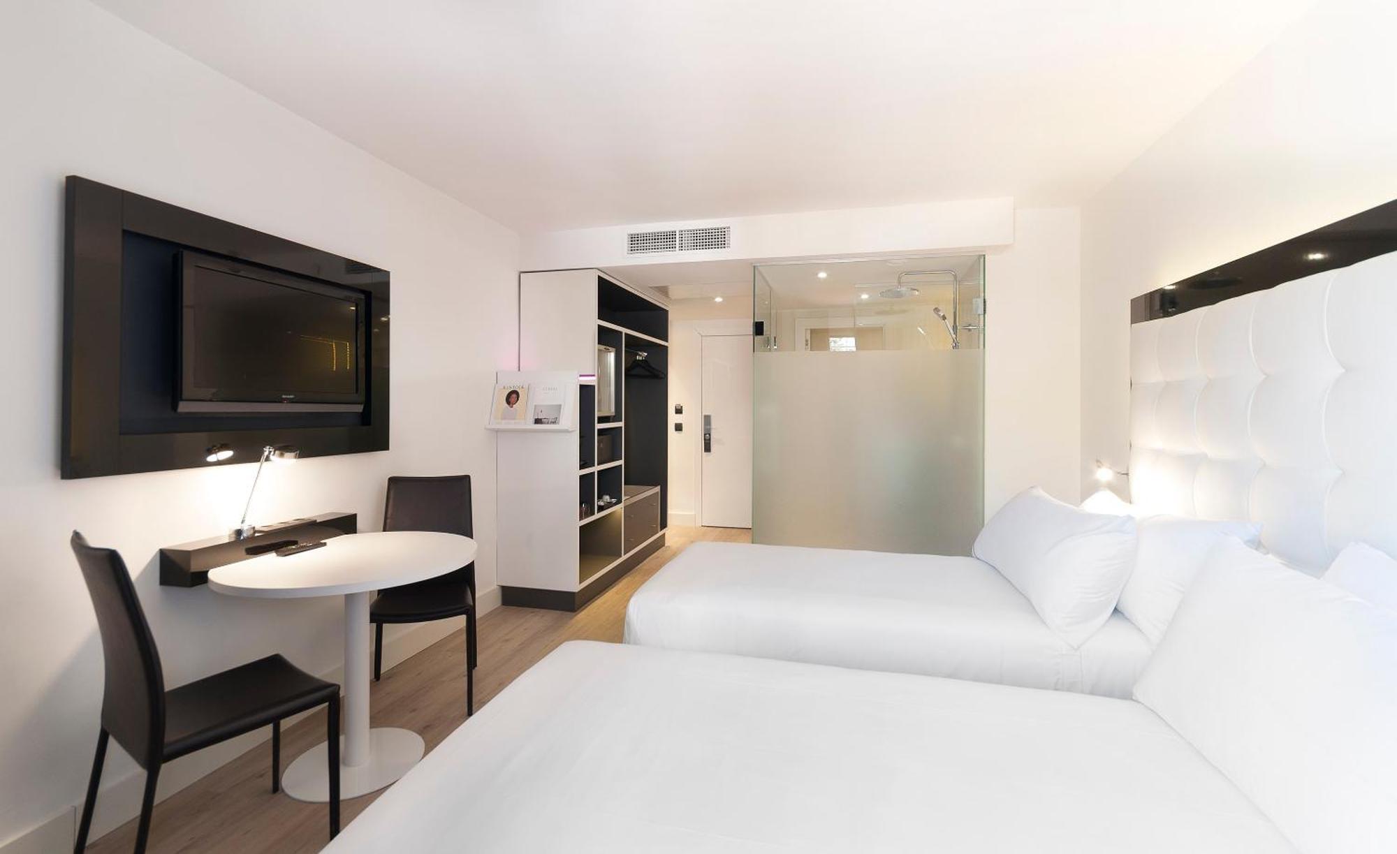 The Innside Premium Room Pool View Balcony