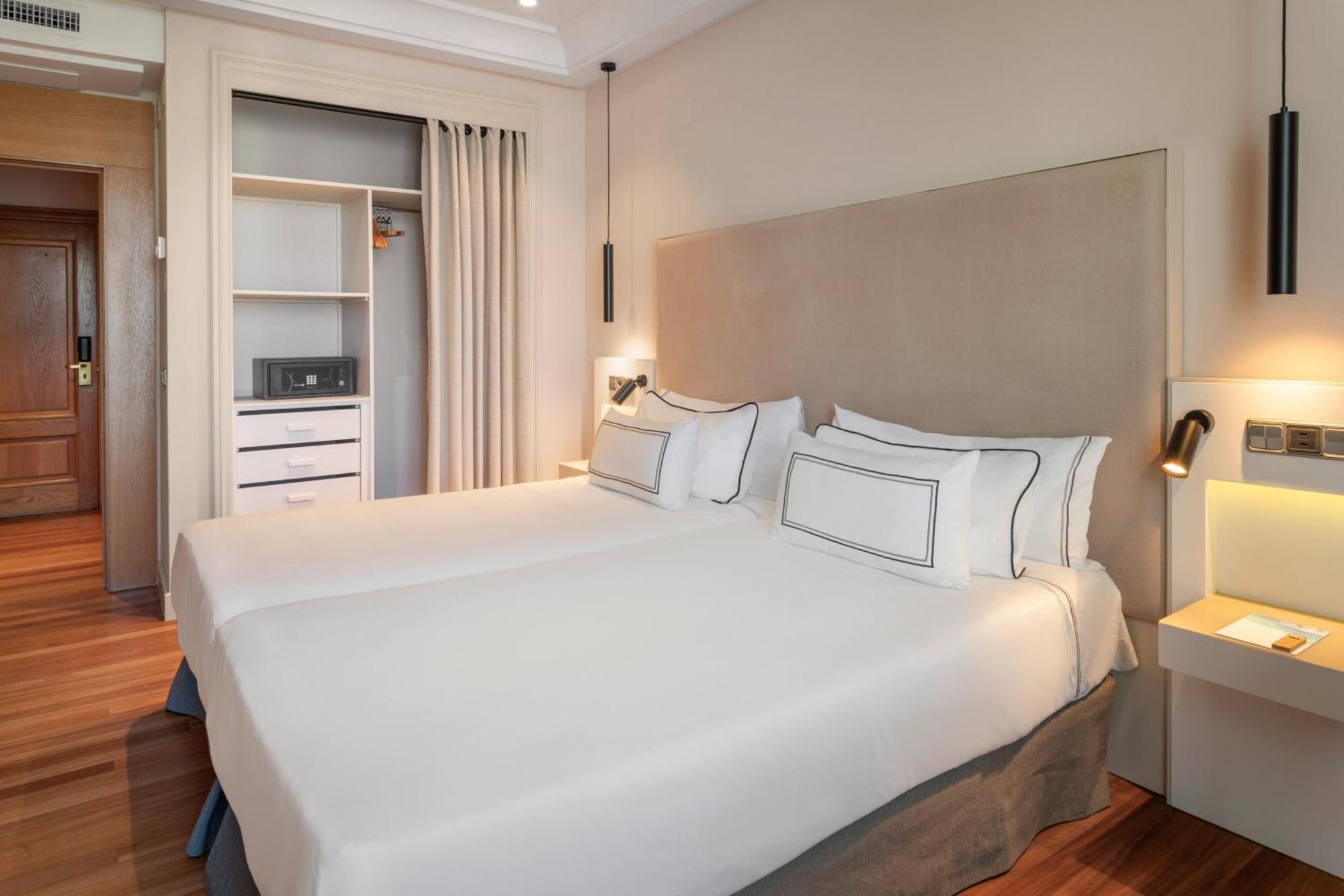Deluxe Room Sea View Promenade View