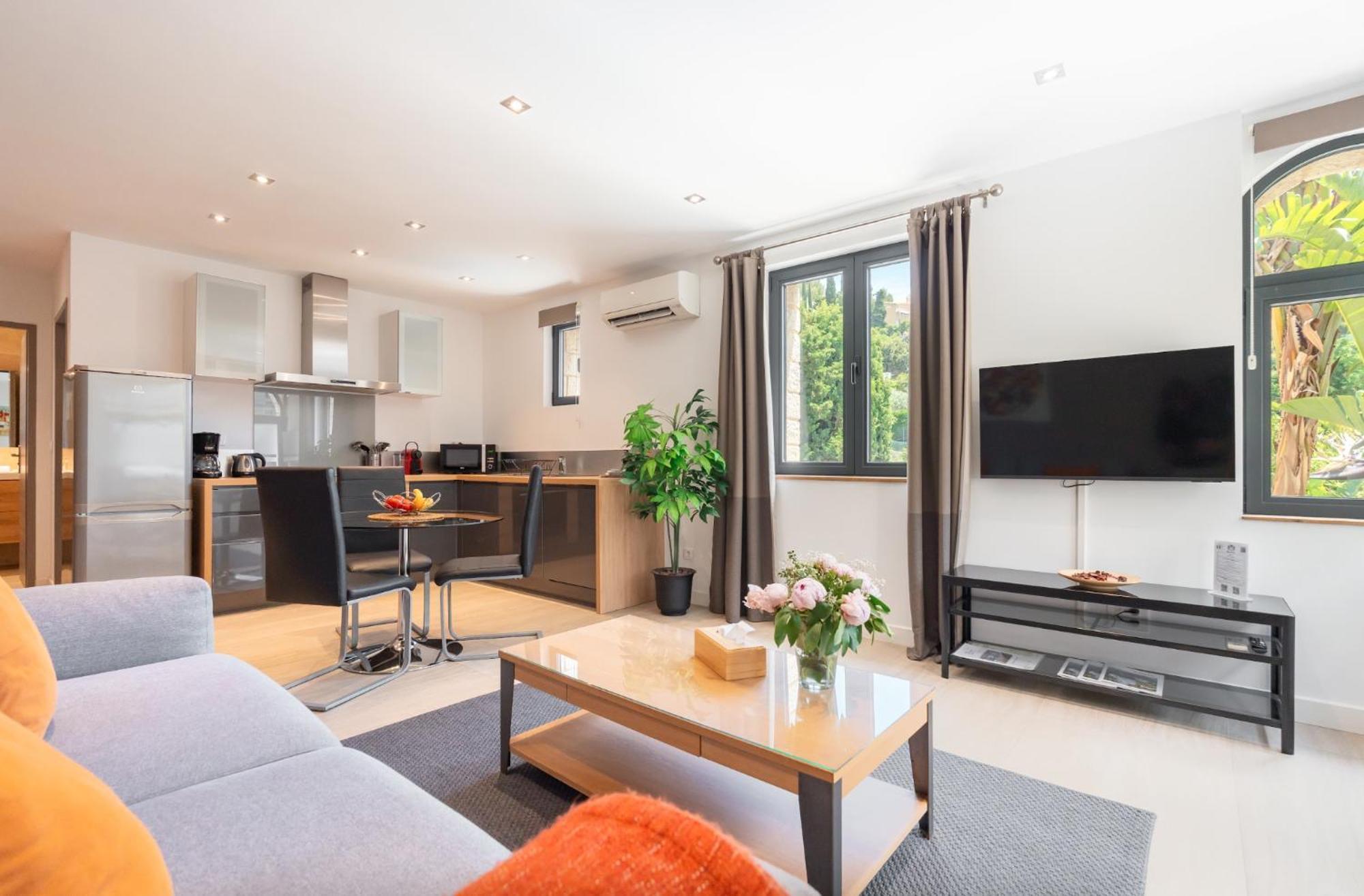 Suite Apartment