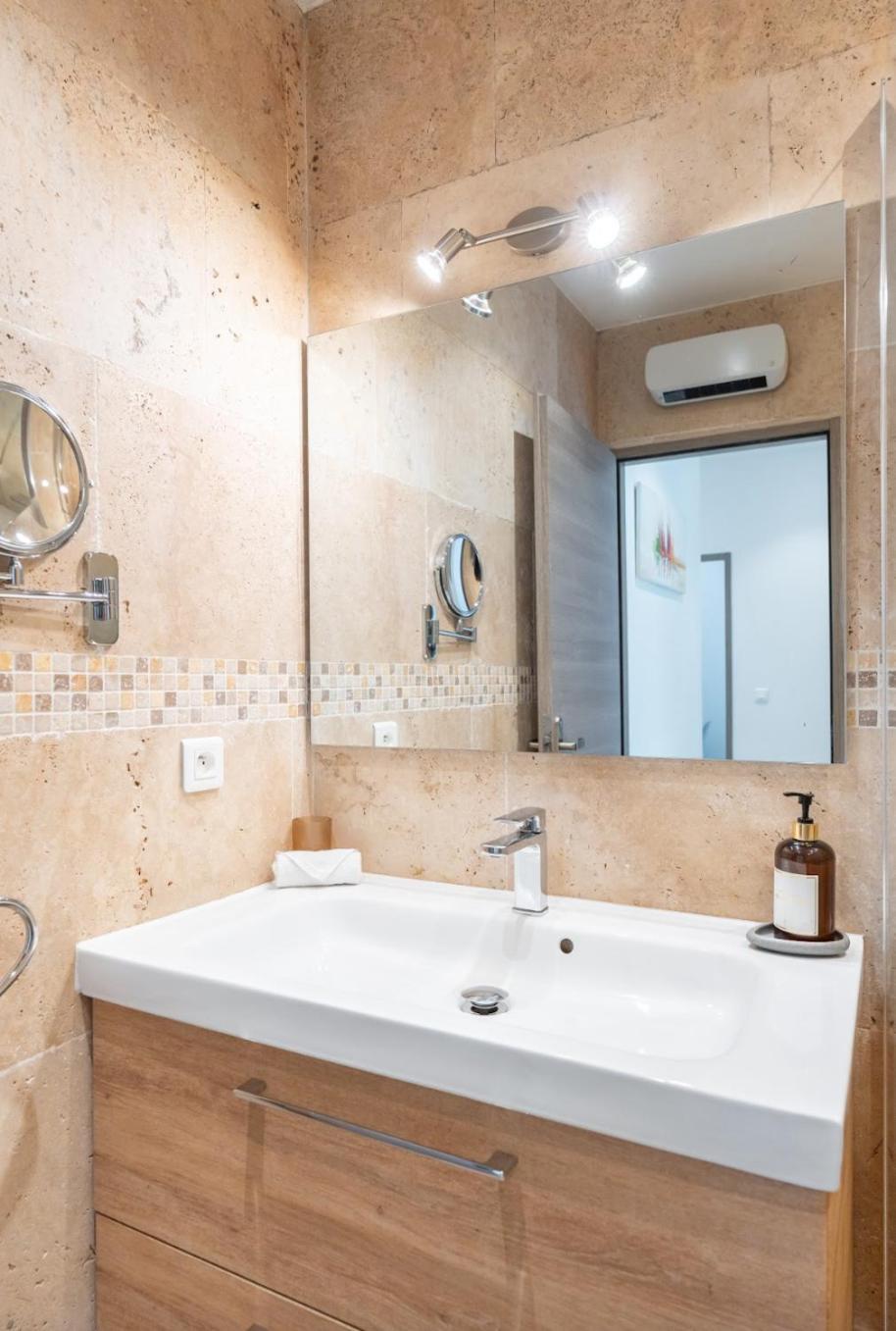 Suite Apartment