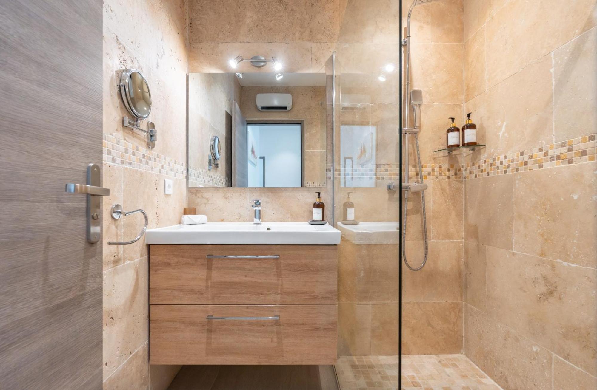 Suite Apartment