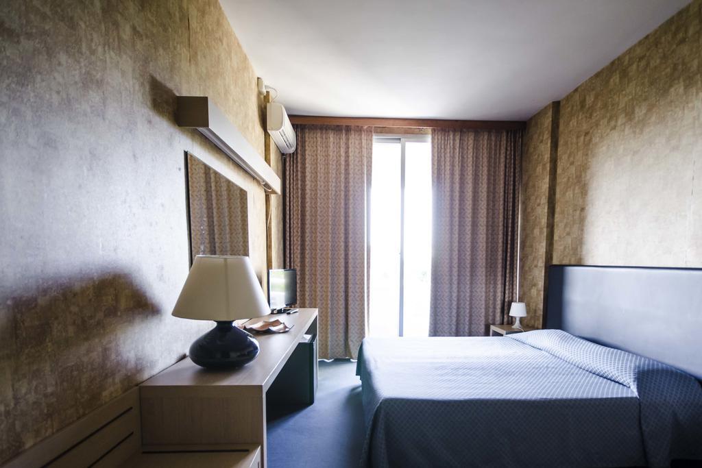 Triple Room with Beach Access,190023745:JPEG