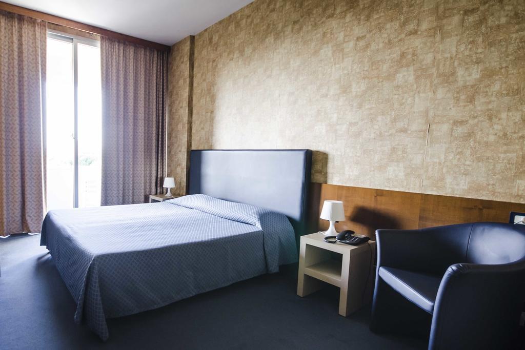 Double Room with Beach Access,190023745:JPEG
