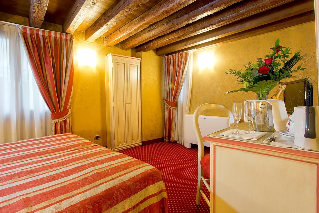 Superior Double Room,255132189:JPEG