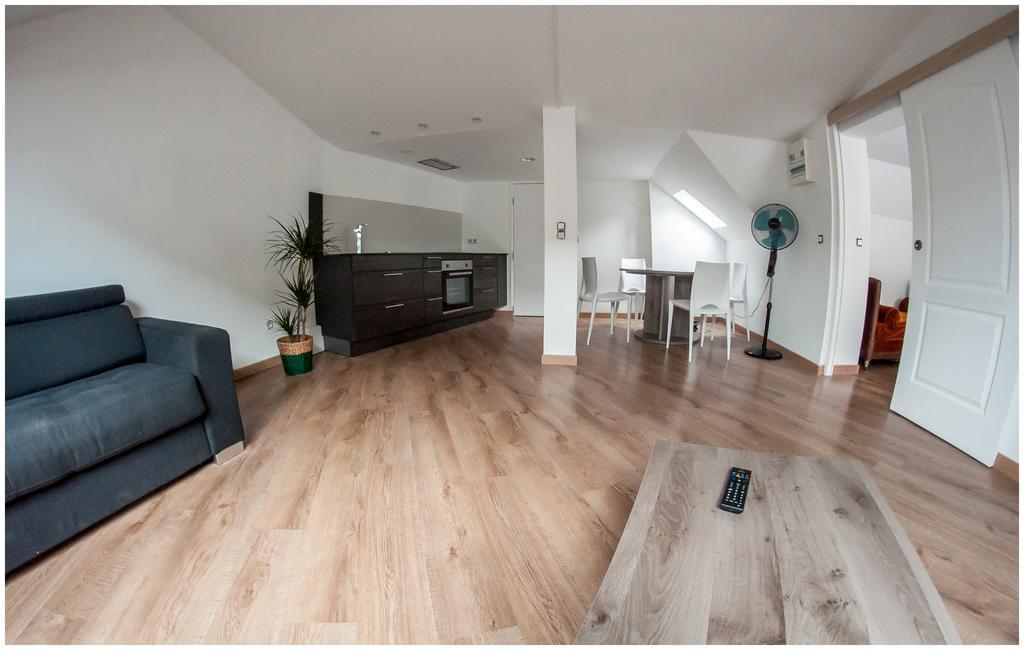Two-Bedroom Apartment,271934121:JPEG