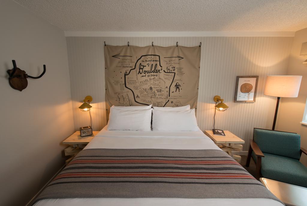 Deluxe King Room - Non-Smoking,1254708643:JPEG