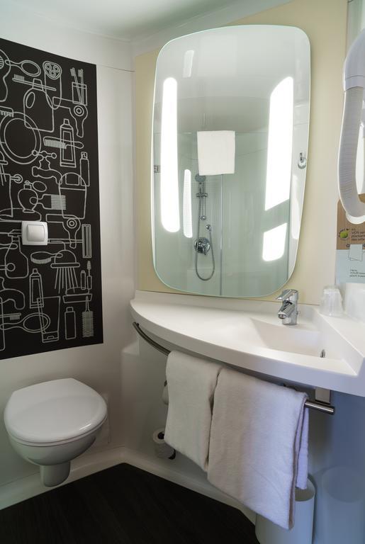 Standard Double Room,371045680:JPEG