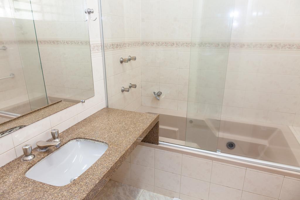 Quarto Deluxe com Cama de Casal ou 2 de Solteiro