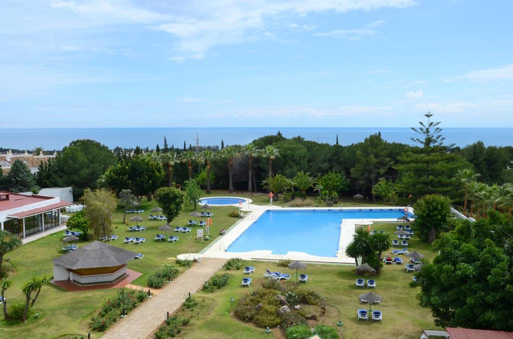 Double or Twin Room Pool View
