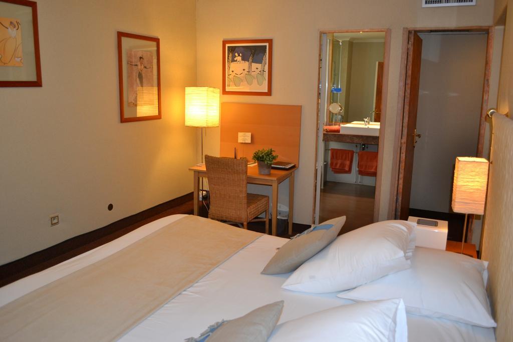 Twin Room,433695009:JPEG