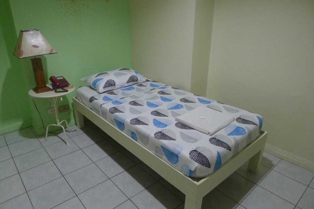 Standard Single Room,702850084:JPEG