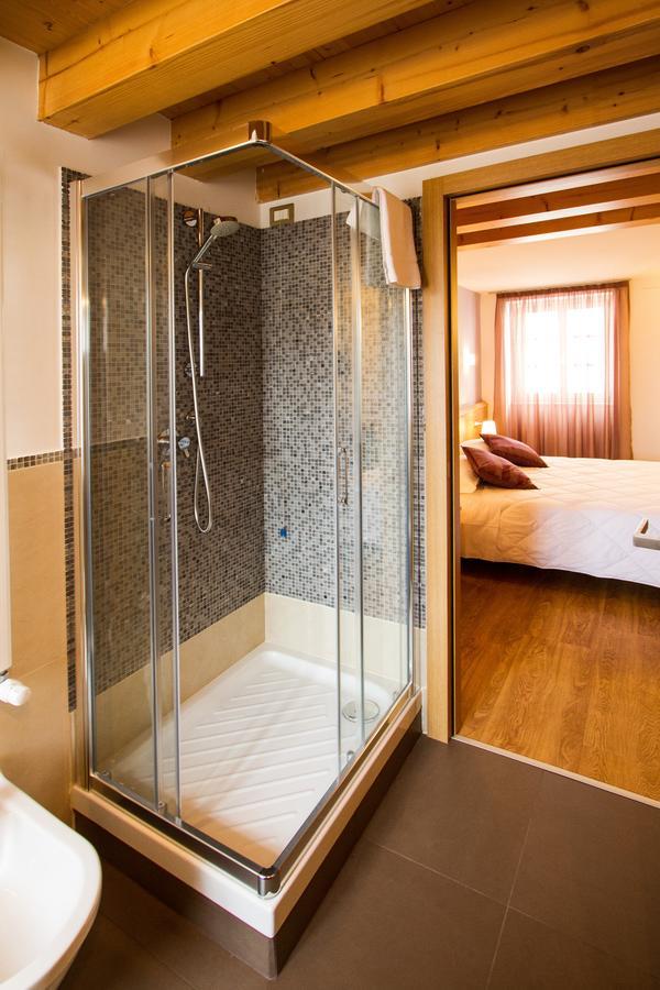 Chambre Double ou Lits Jumeaux