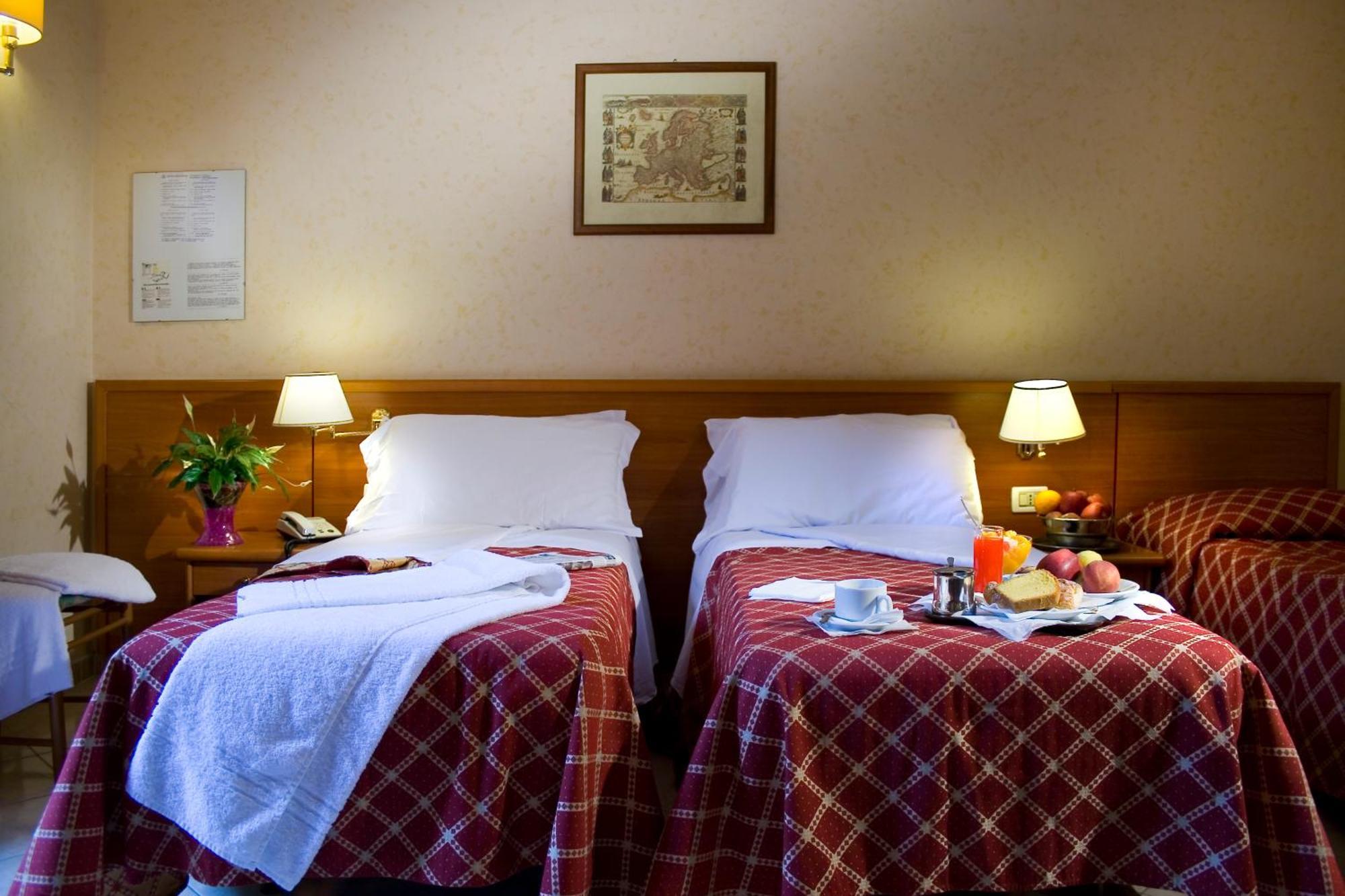 Triple Room,1433435746:JPEG