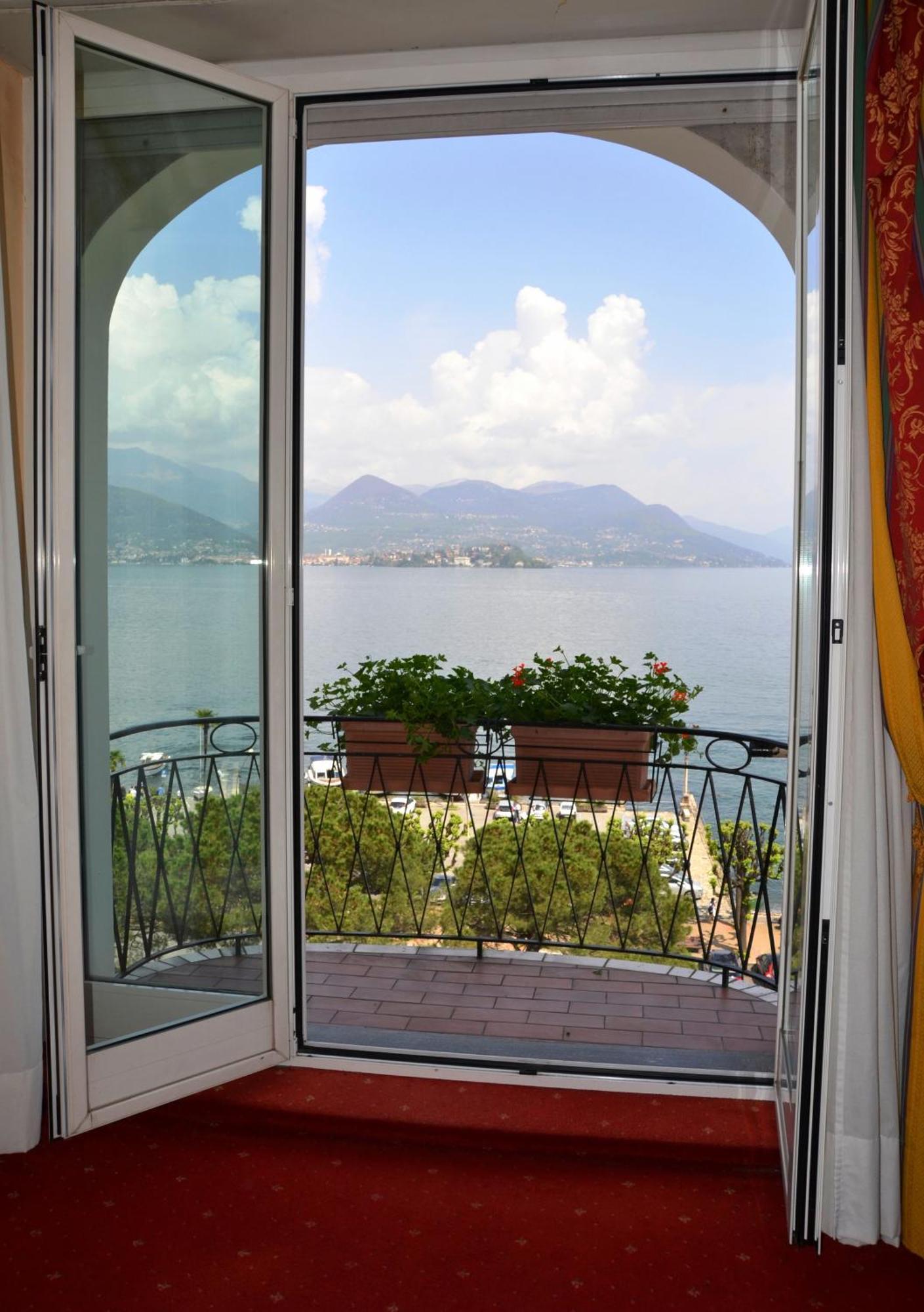 Double or Twin Room Lake View