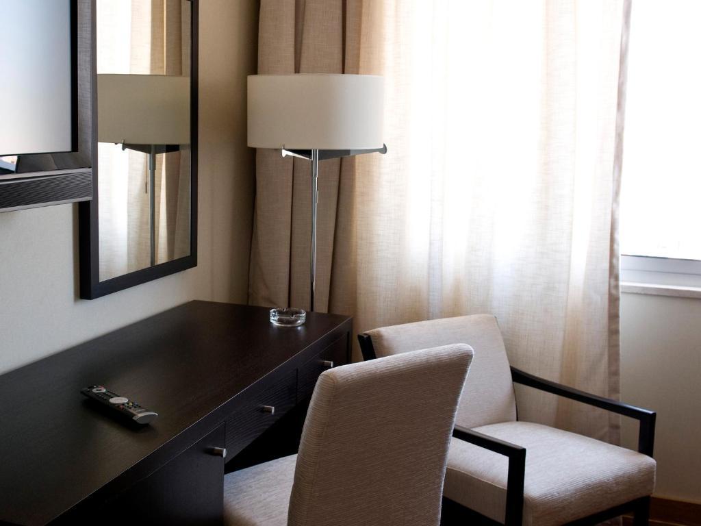 Quarto Executivo com Cama de Casal ou 2 de Solteiro