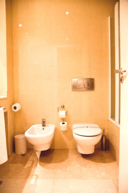 Triple Room (2 Adults + 1 Child)