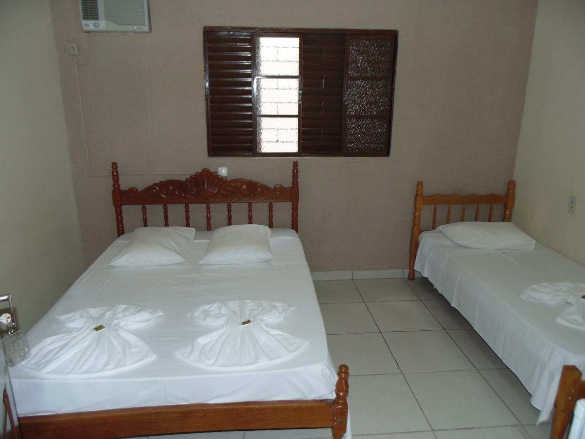 Family Room,613695505:JPEG