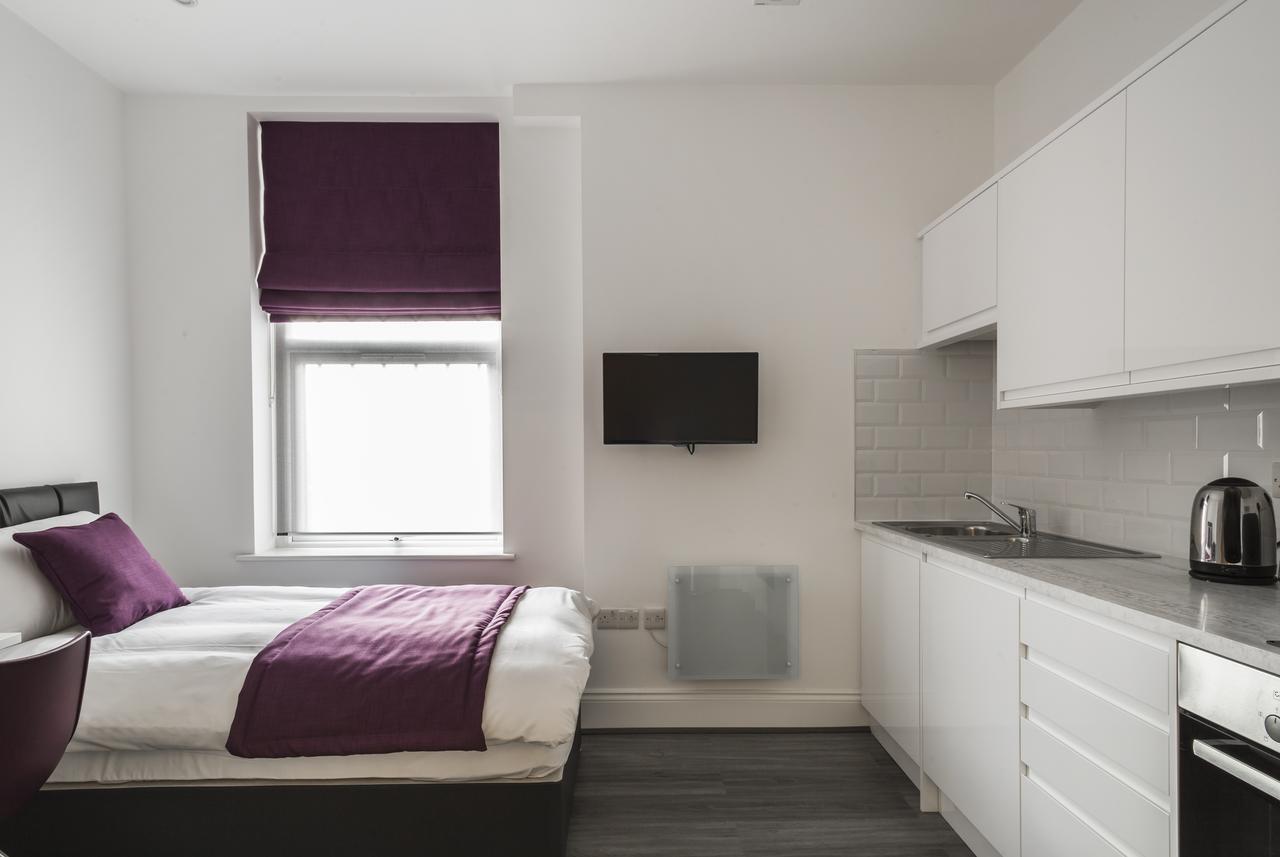 Quarto Individual com Banheiro Compartilhado