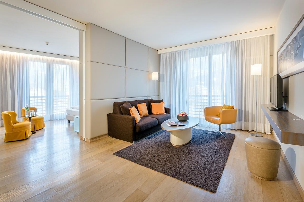 Suite,631132239:JPEG