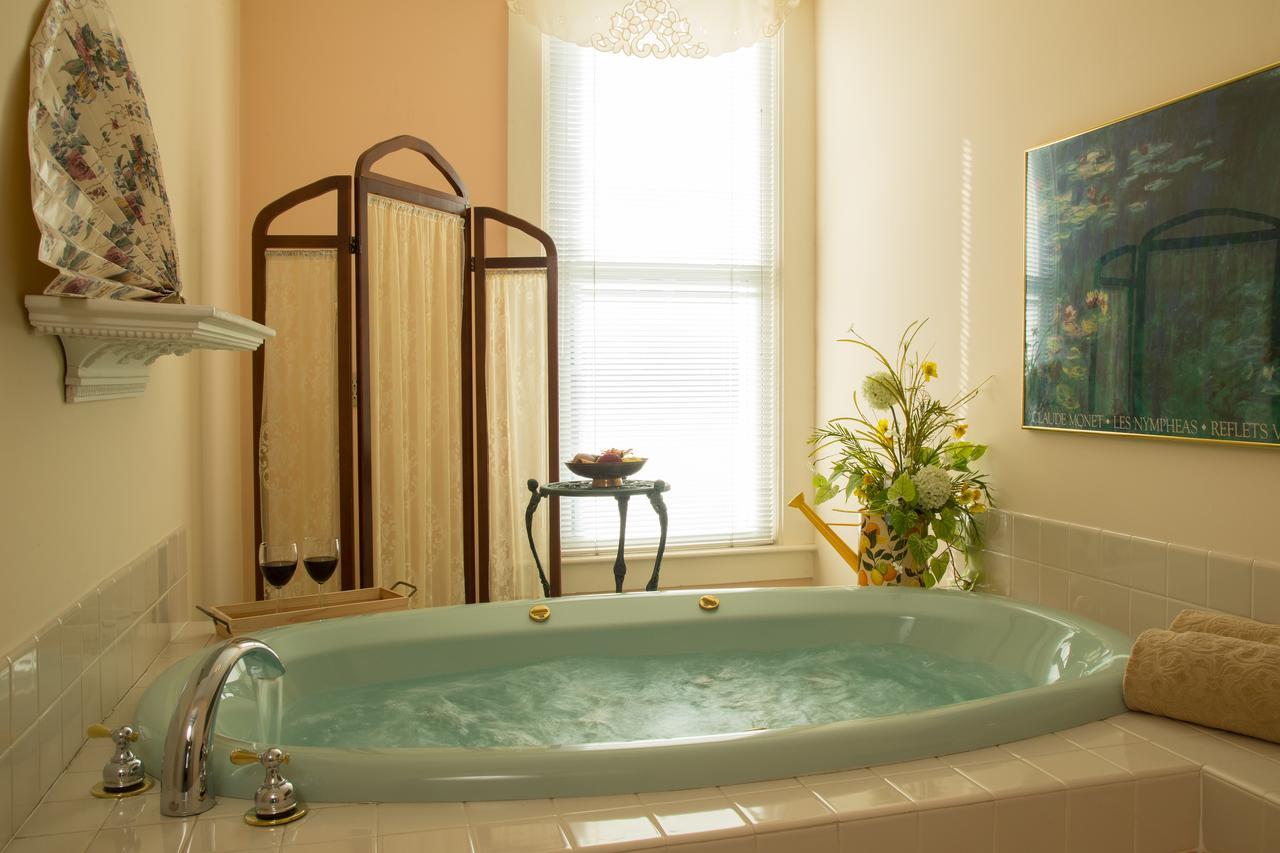 Deluxe Double Room with Bath
