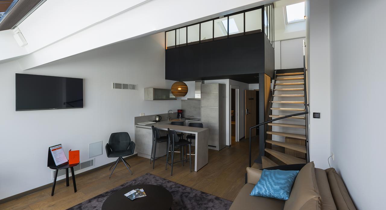 Apartment - Split Level,635953059:JPEG