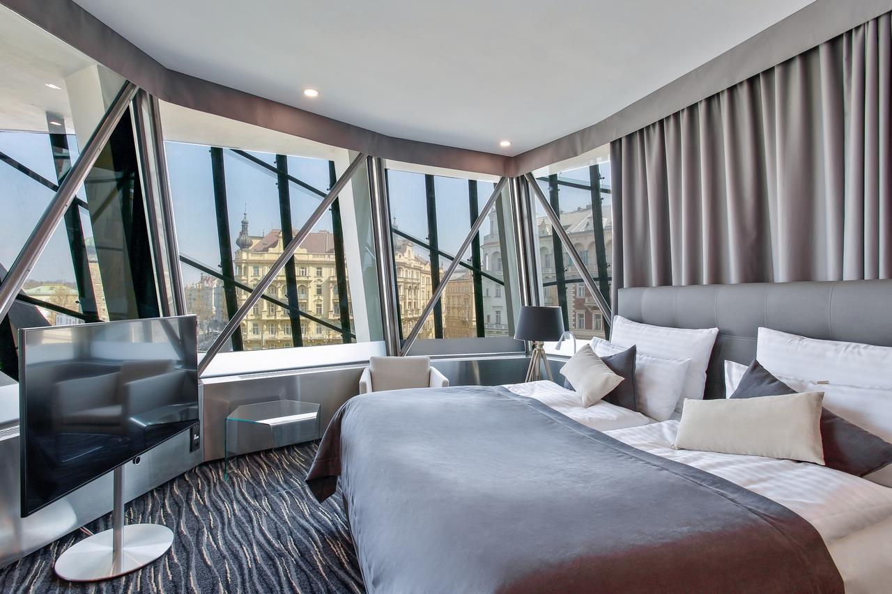 Royal Suite,670474488:JPEG