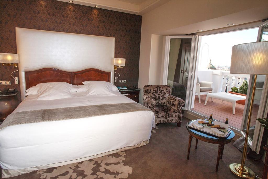 Superior Double Room Terrace The Wellington Club