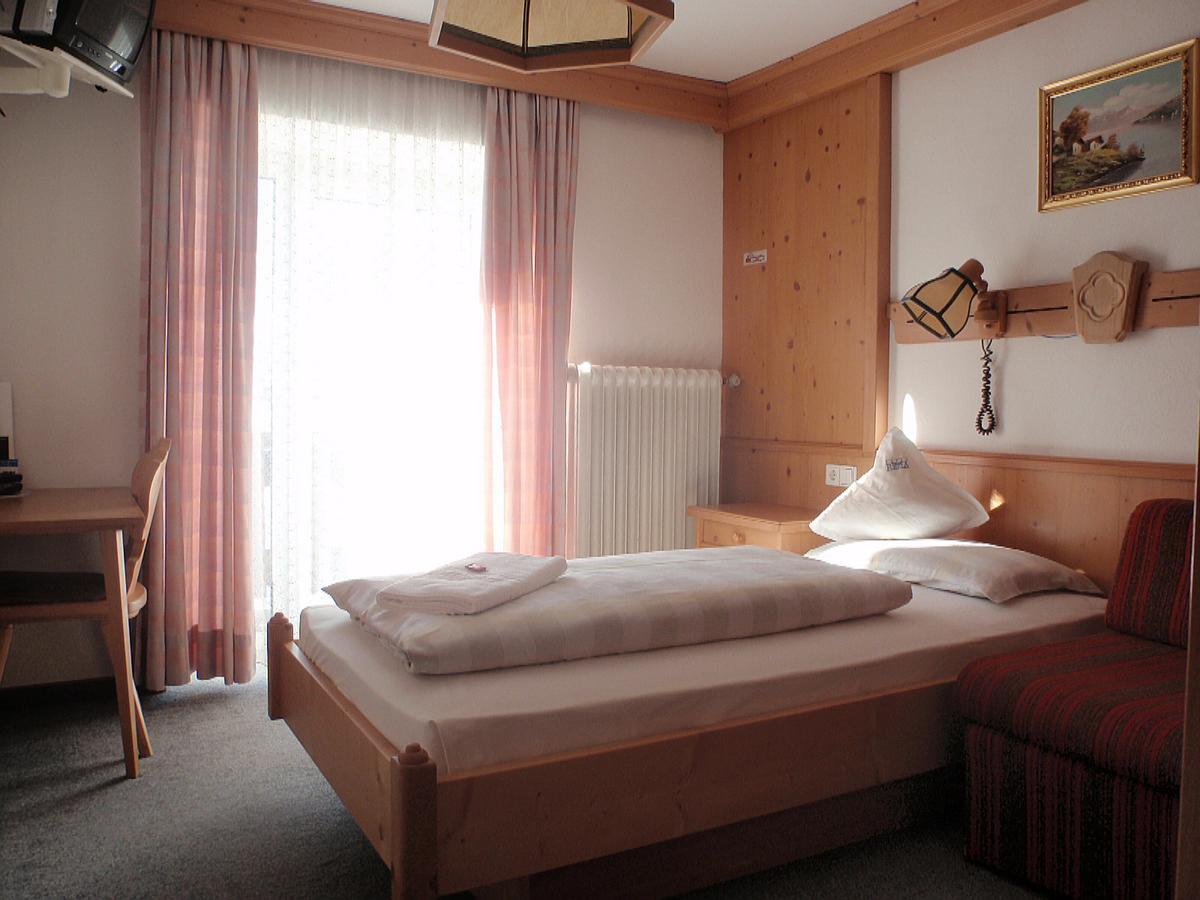 Single Room,240096209:JPEG