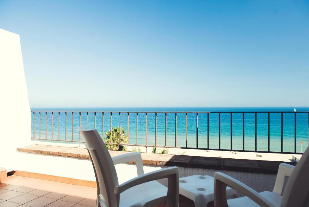 Double or Twin Room Terrace Sea View