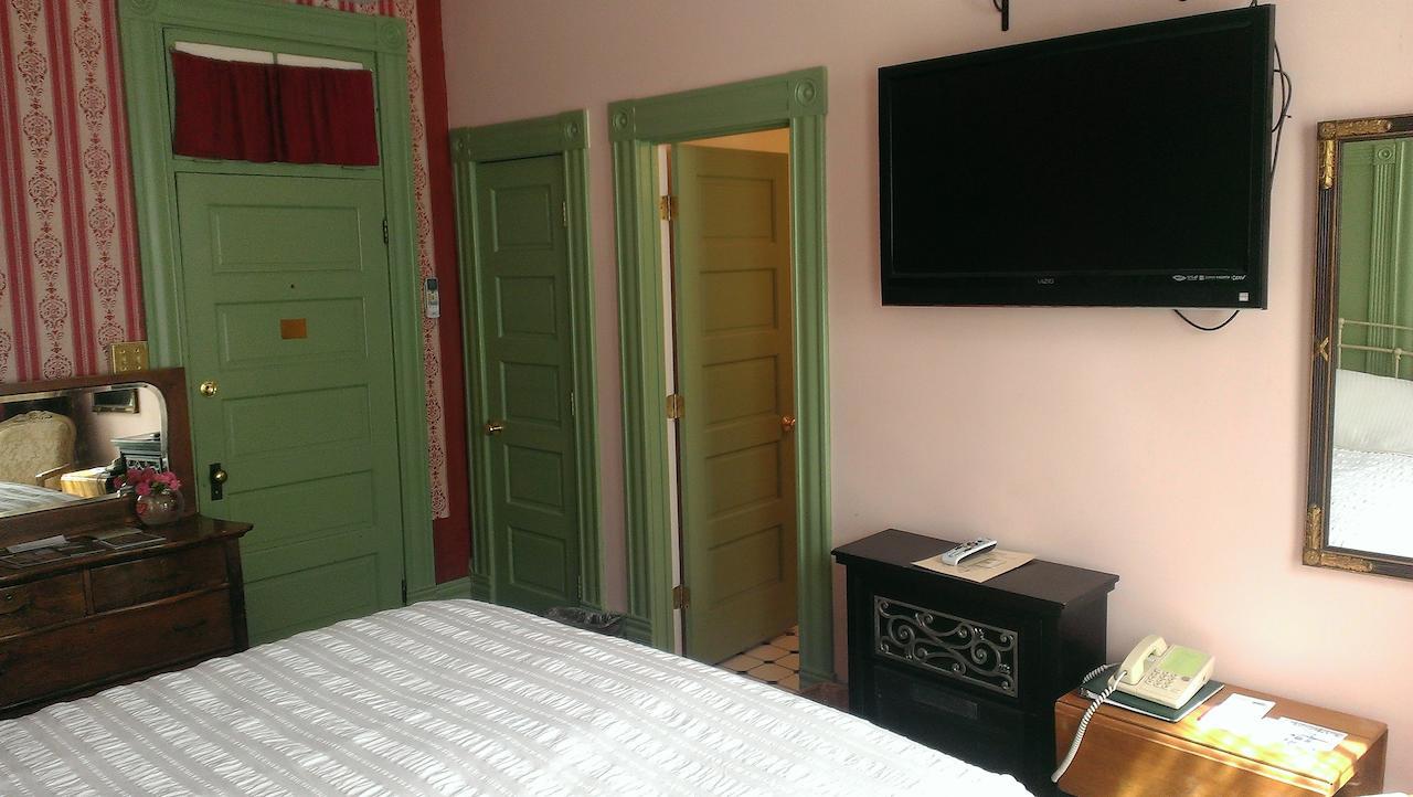 Standard King Room
