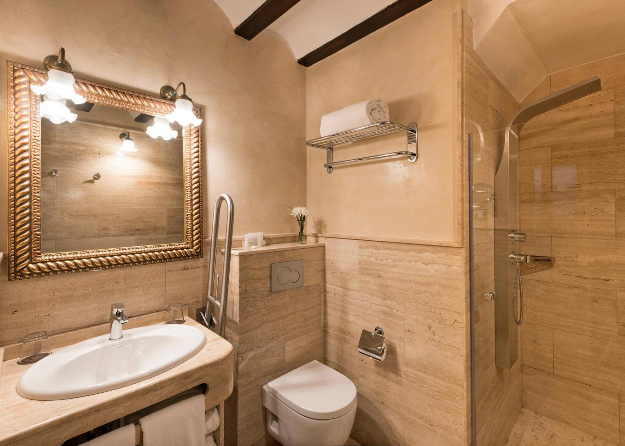 Basic Double Room