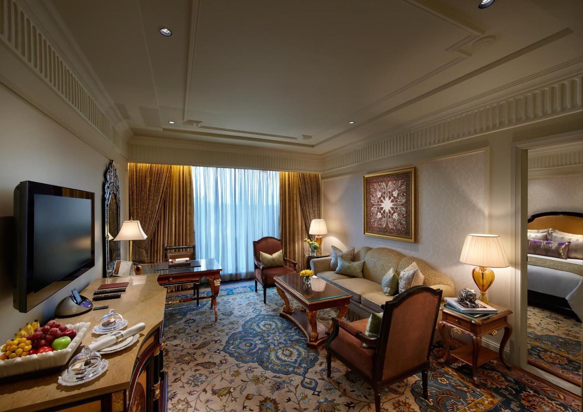 Grand Suite with Pool, Lounge Access with Cocktail hrs and BMW Airport Transfers,925528177:JPEG