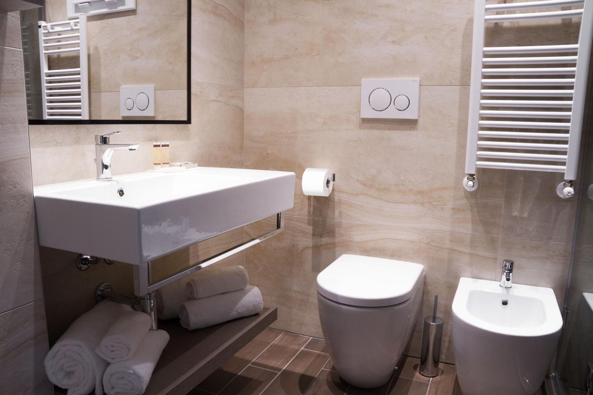 Deluxe Room,705351556:JPEG