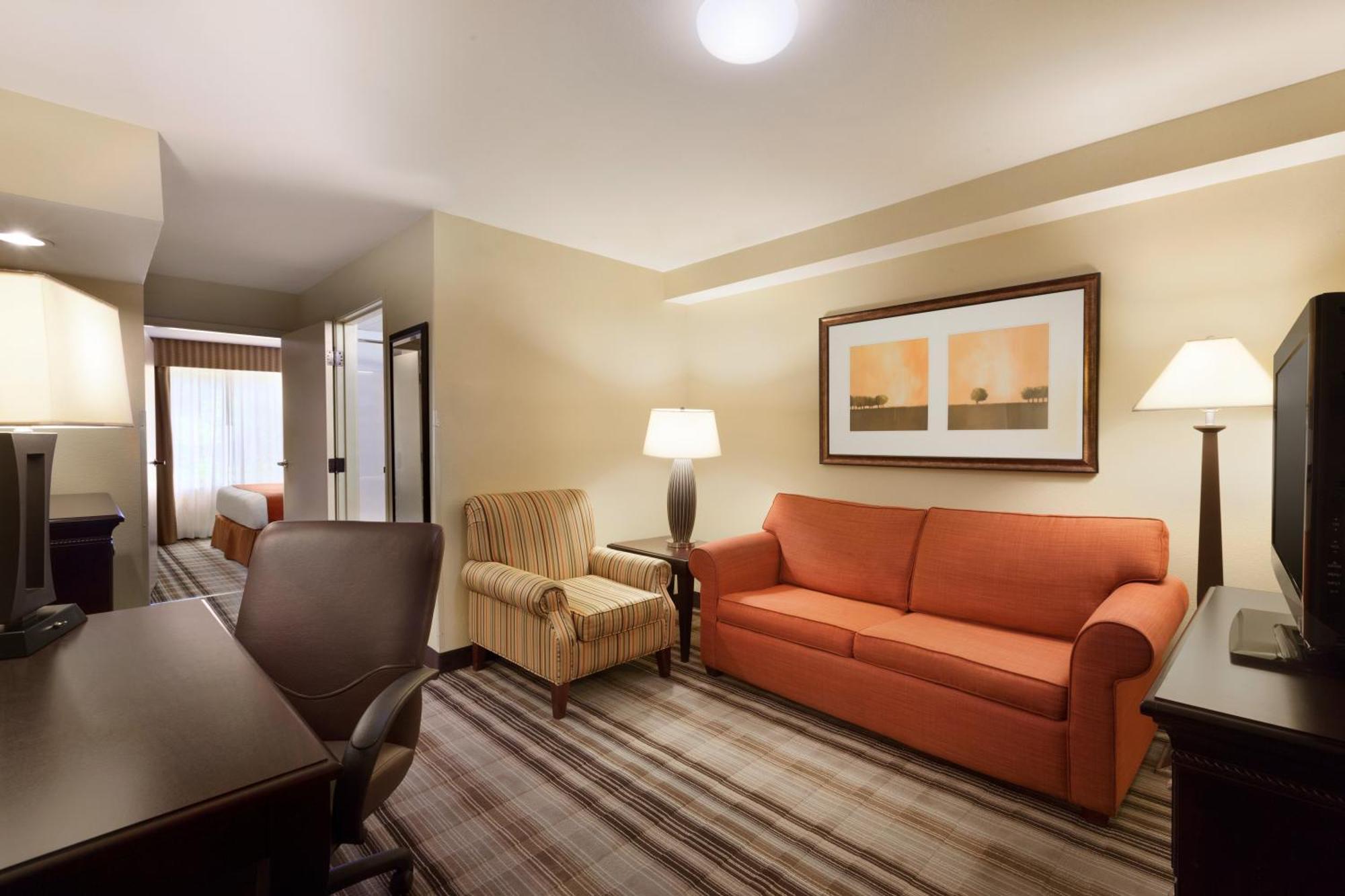 One-Bedroom King Suite - Non-Smoking
