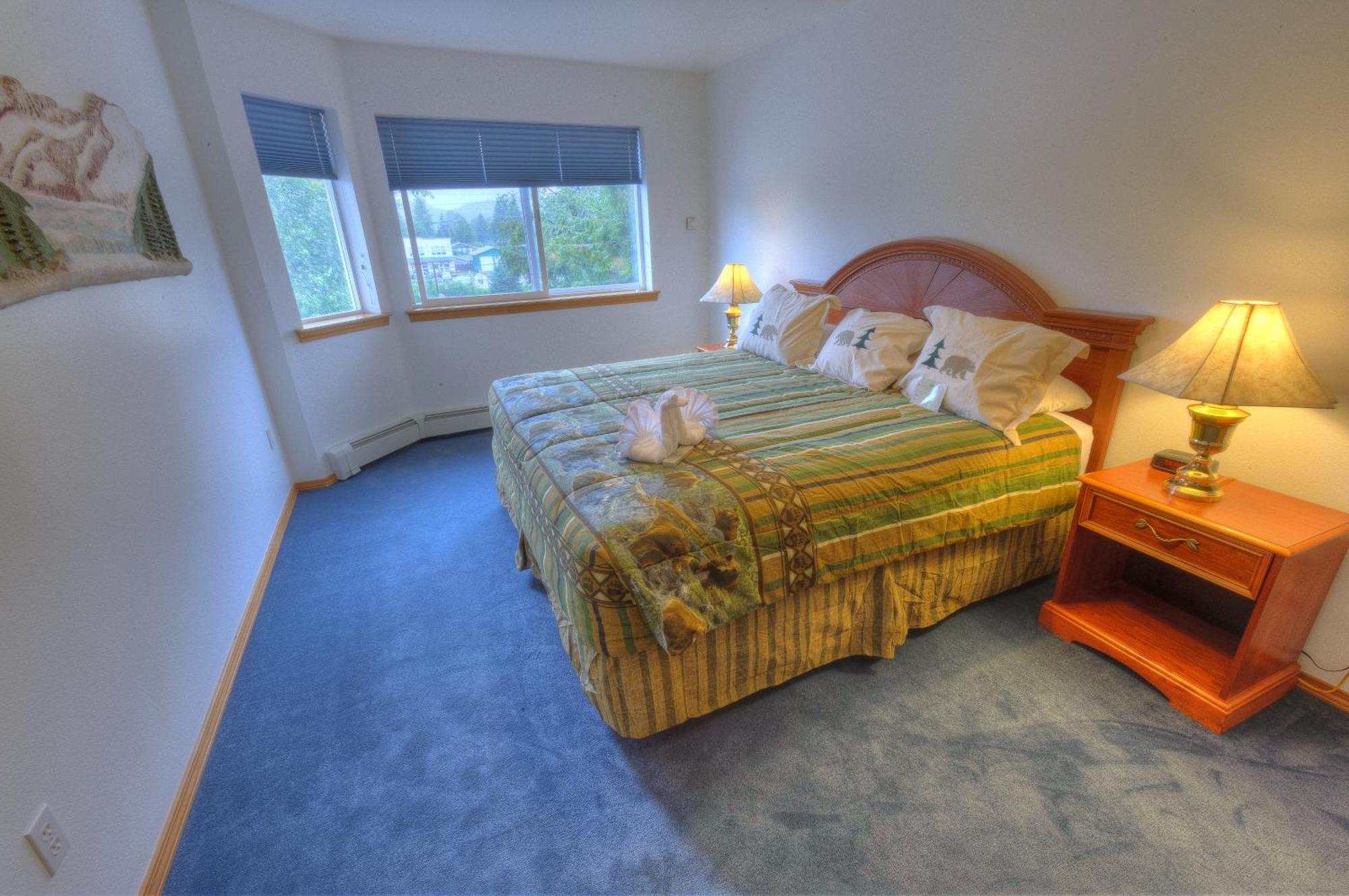 One-Bedroom King Suite,708963373:JPEG