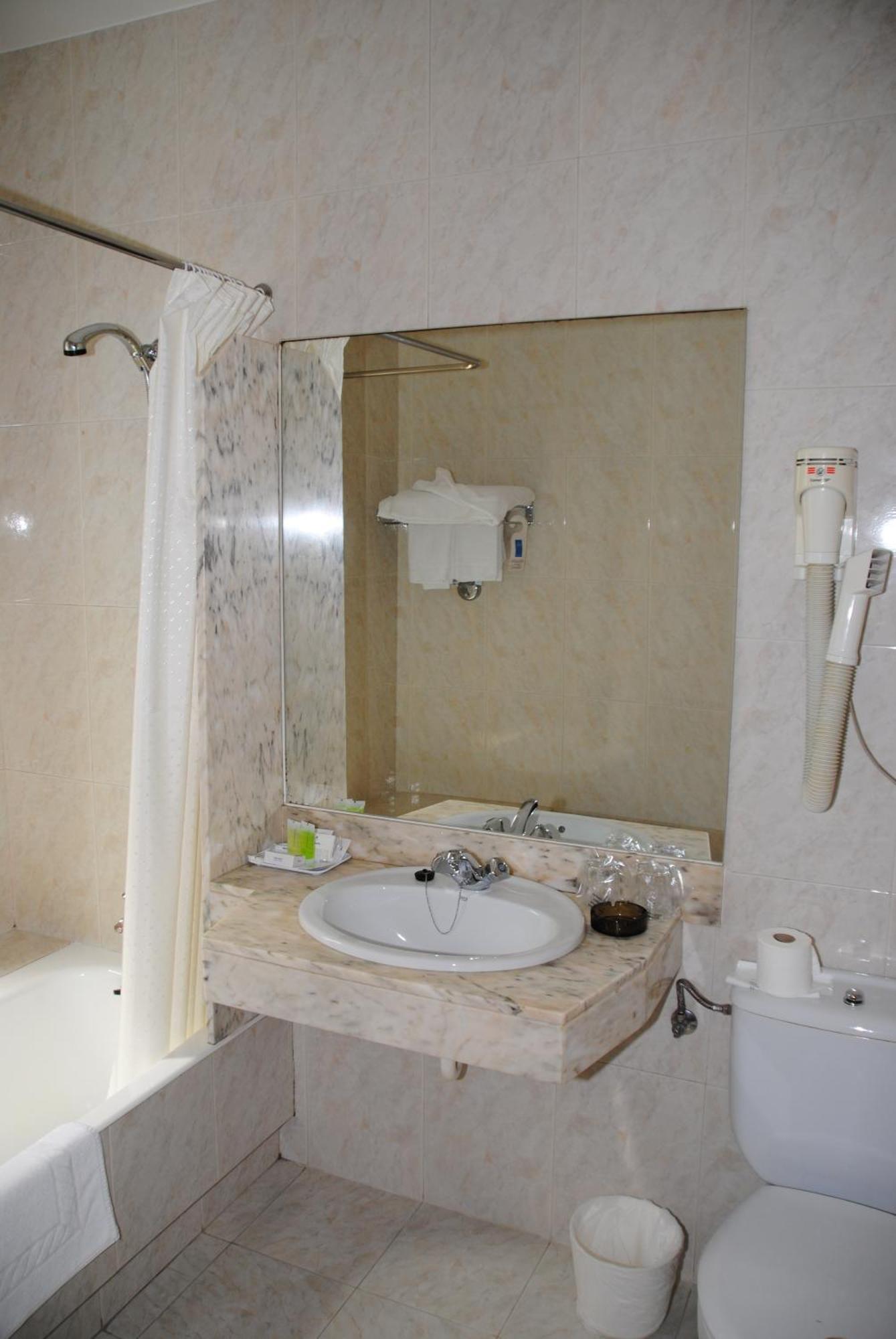 Double or Twin Room - Interior Facing