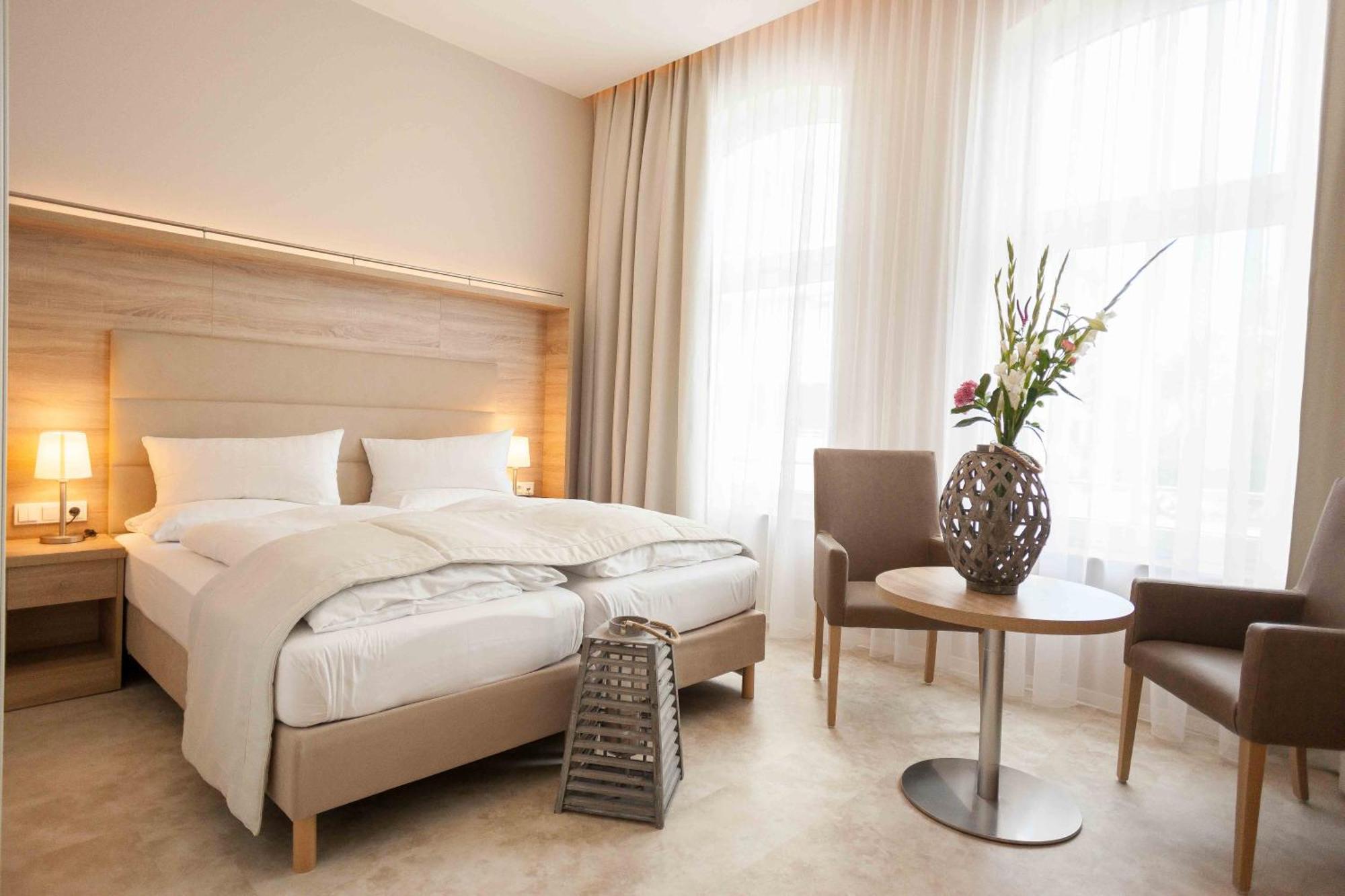 Double Room with Balcony,714482113:JPEG