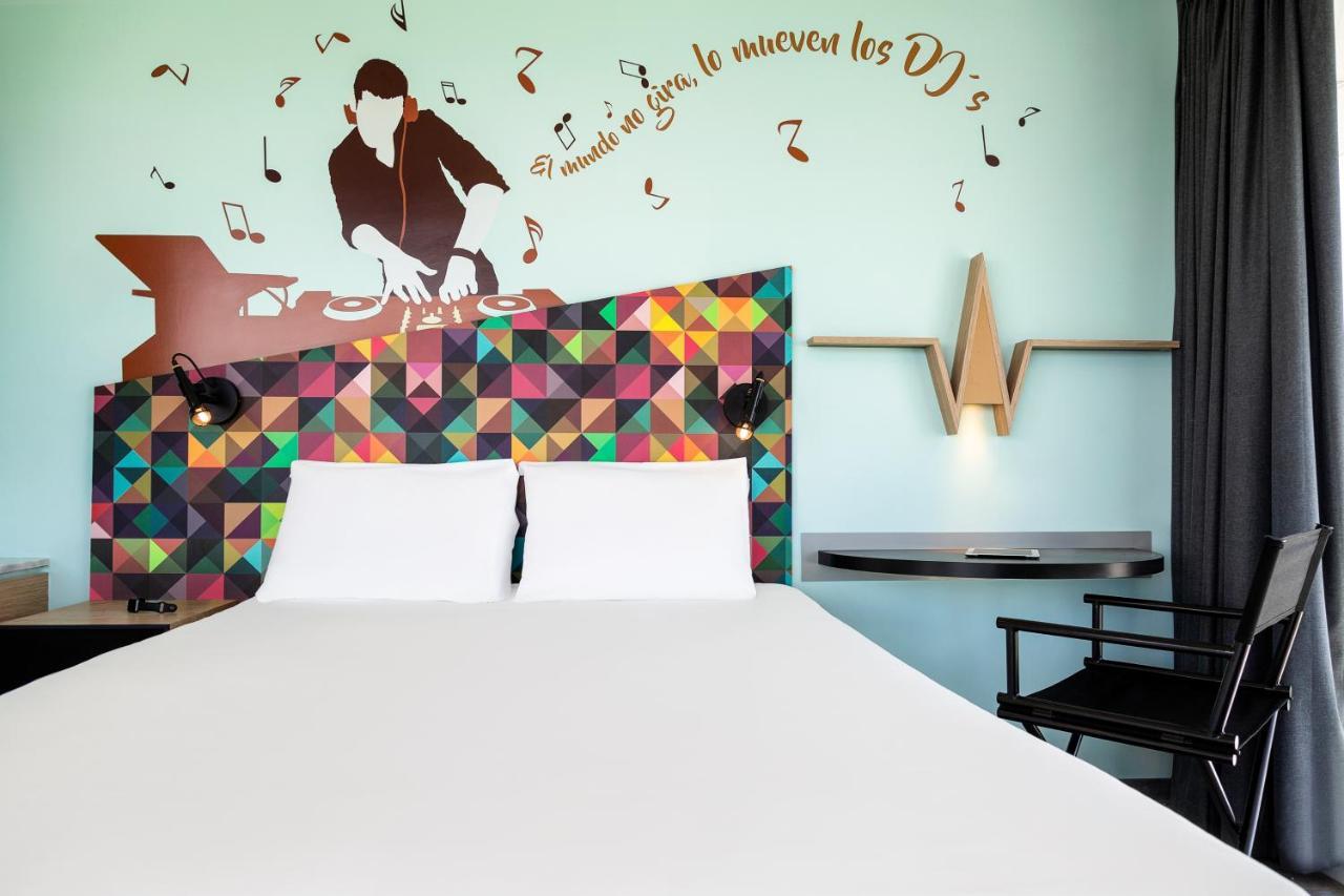 Standard Double Room one Queen Bed
