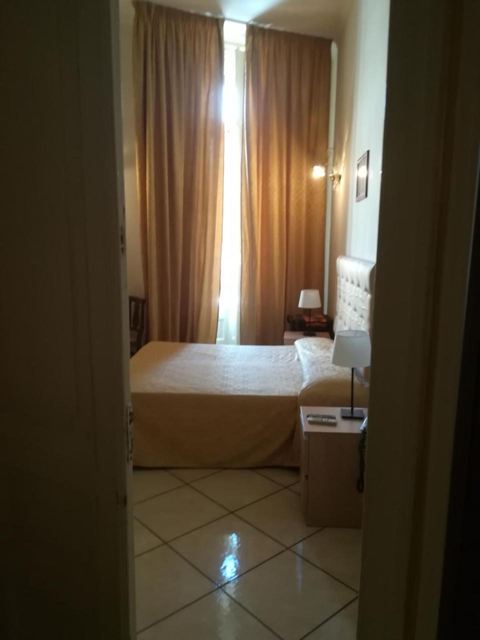 Economy Double Room,917261608:JPEG