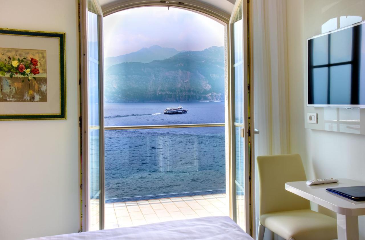 Double or Twin Room Lake View