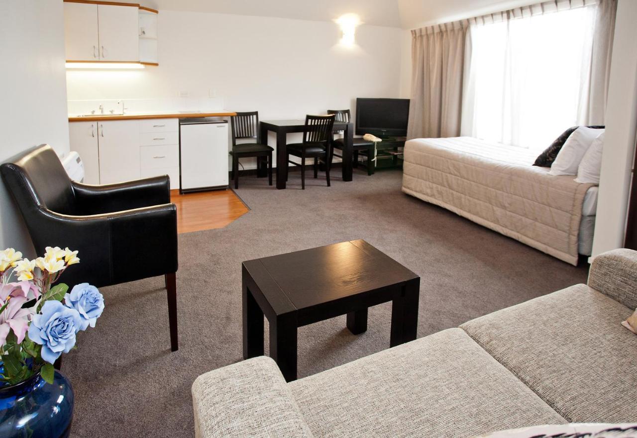 Large One-Bedroom Apartment