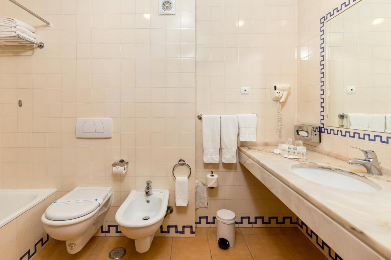 One-Bedroom Apartment with Land View,1274578945:JPEG