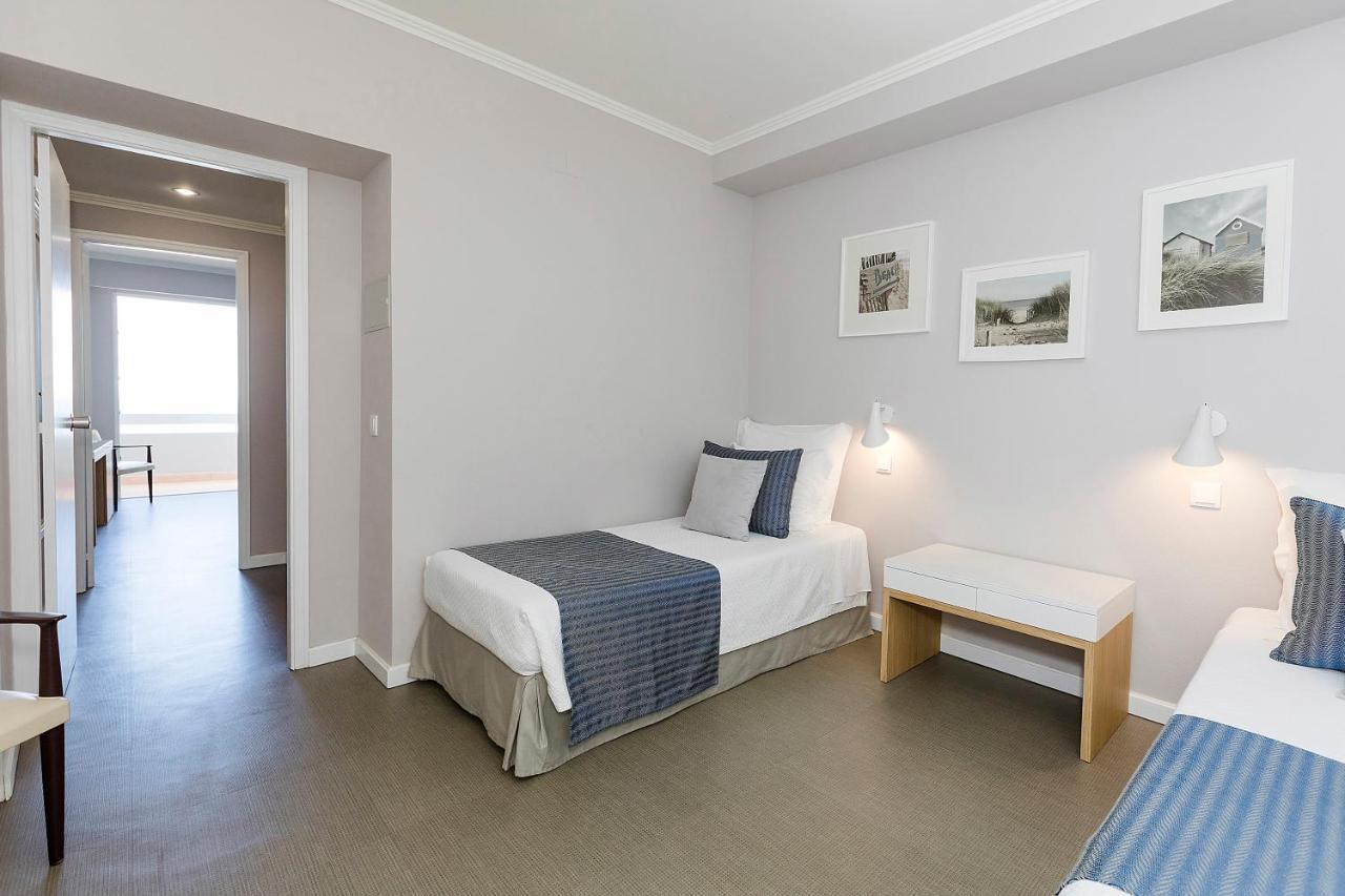 Quarto Familiar (4 Adultos) com Varanda e Vista Mar