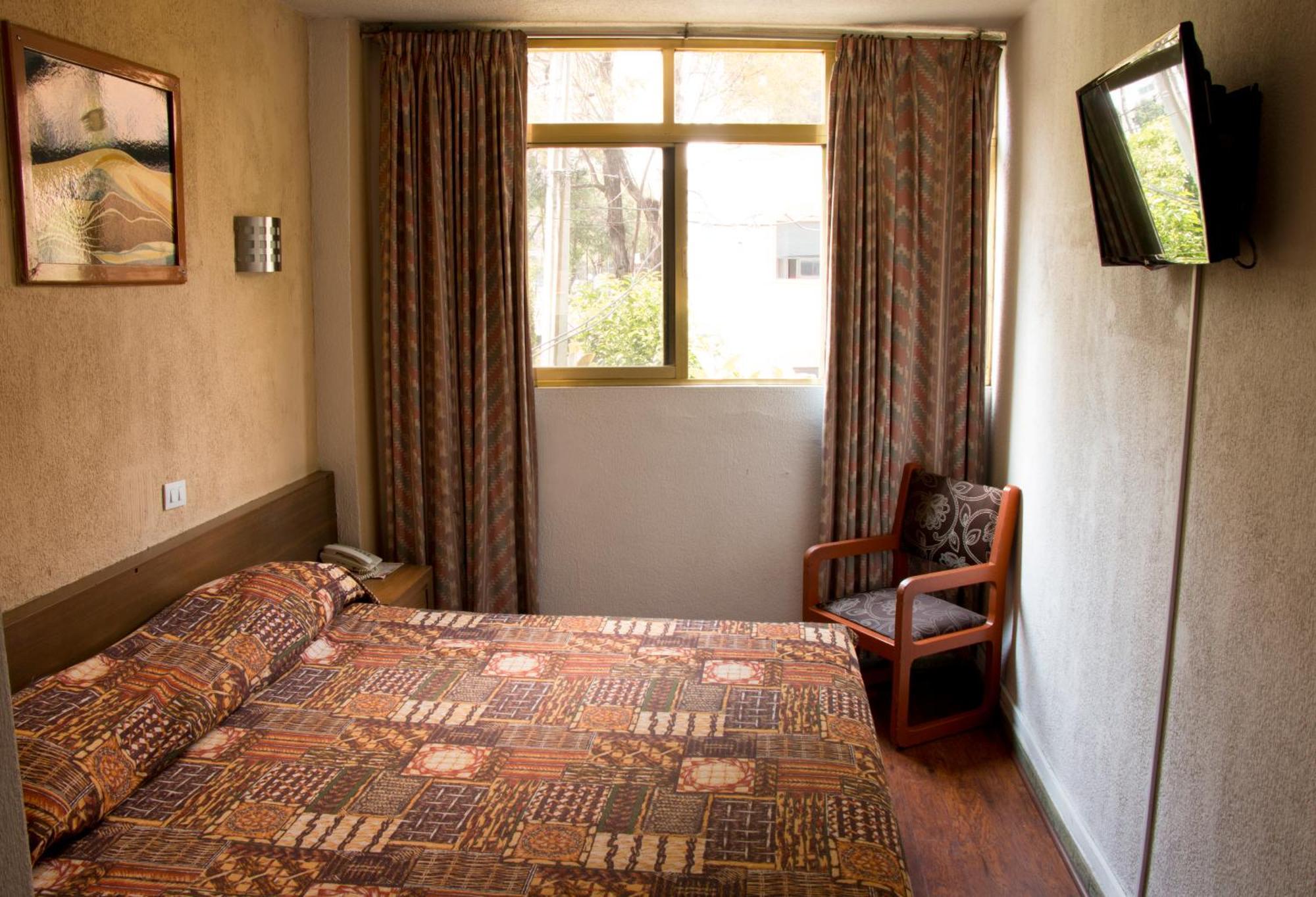 Standard Queen Room