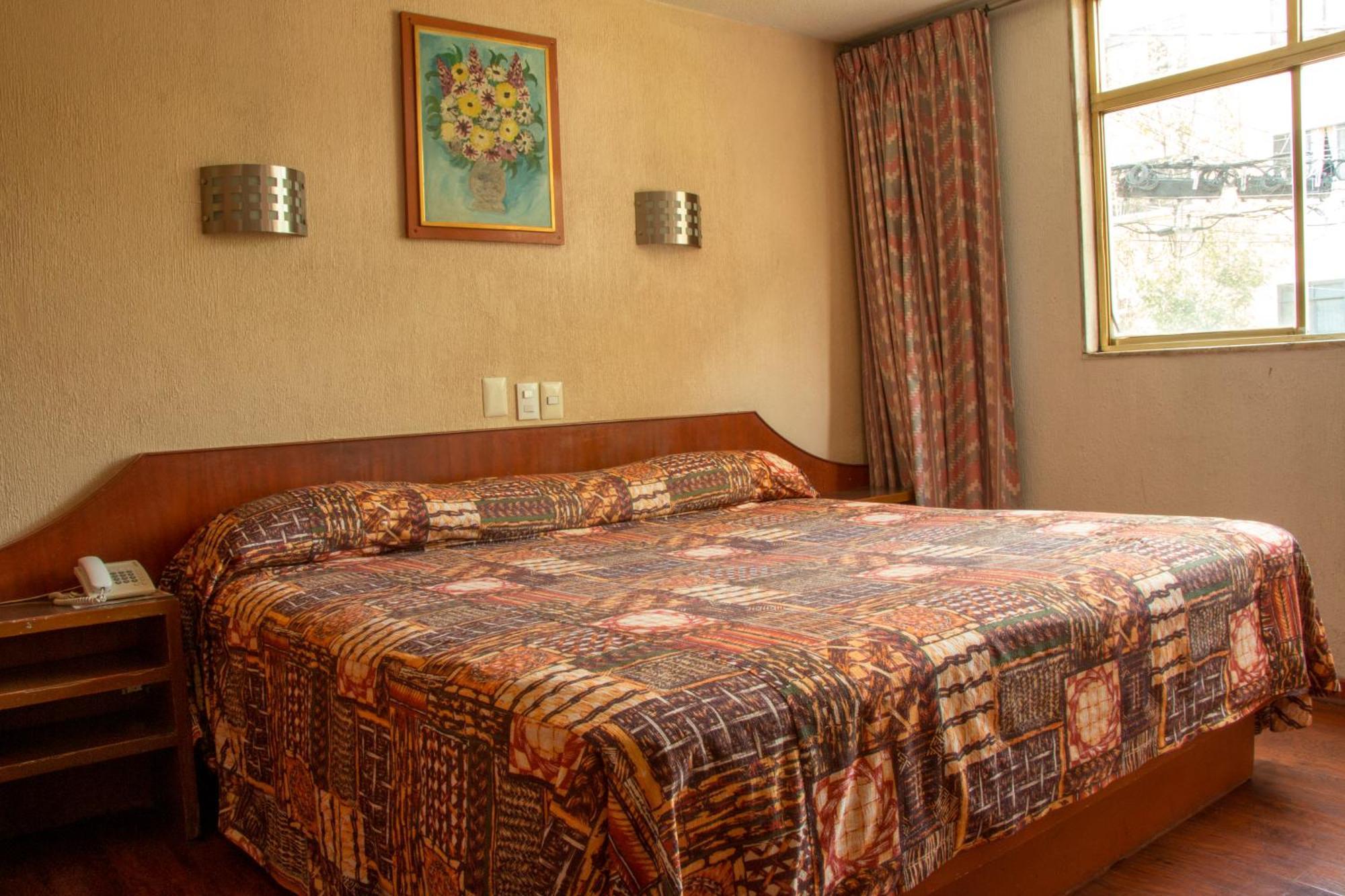 Standard Queen Room