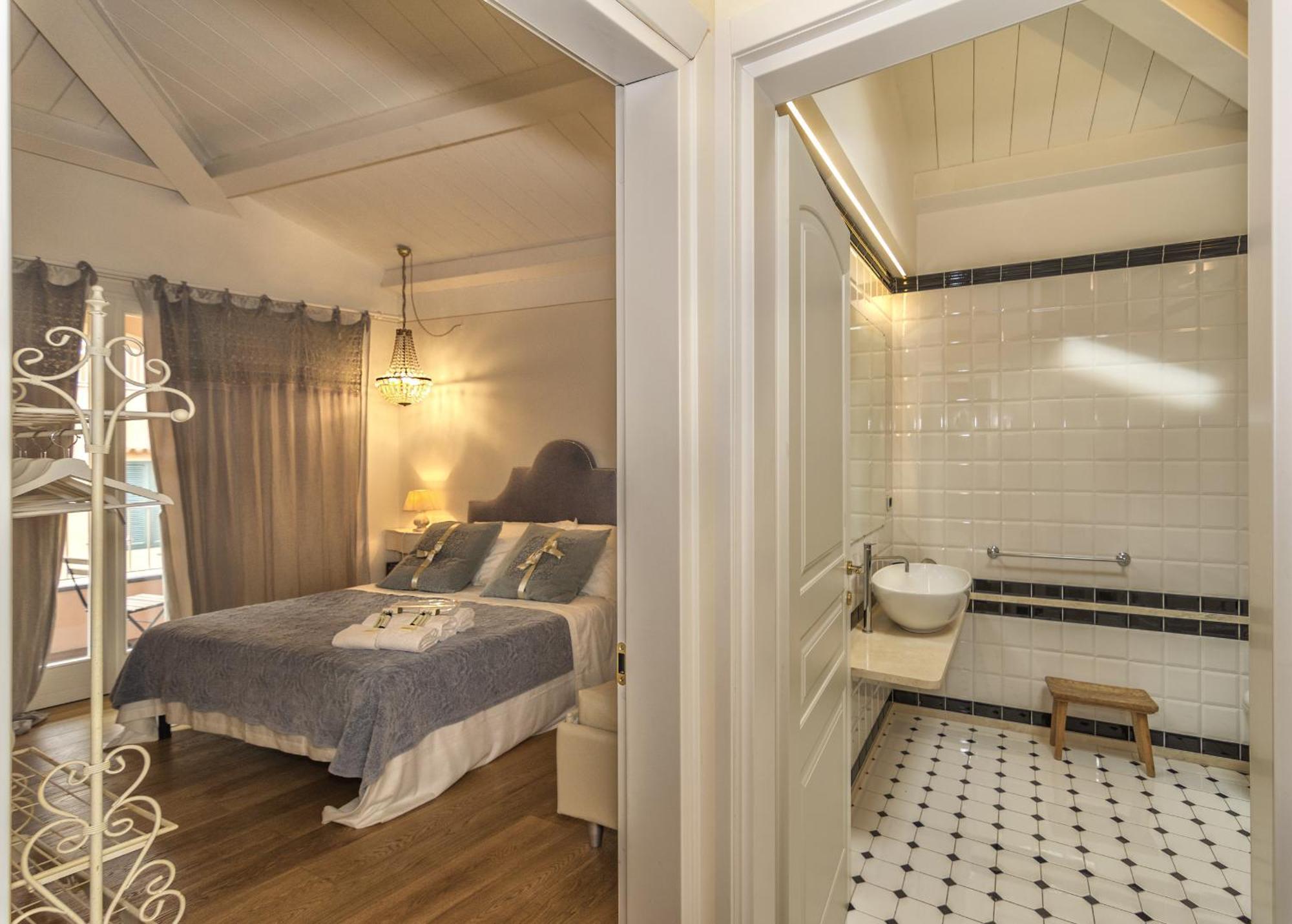 Triple Room Private Bathroom